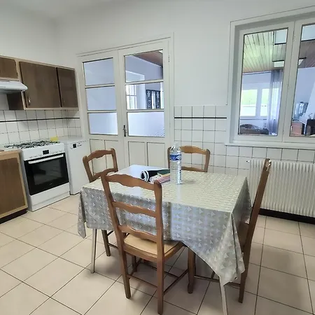 L'escapade Carvinoise, Parking, Jardin, Au Calme Hébergement de vacances Carvin