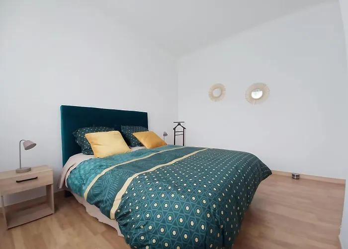 L'escapade Carvinoise, Parking, Jardin, Au Calme Hébergement de vacances Carvin